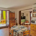 En Rez De Chaussée 100m De La 4pcv11 *