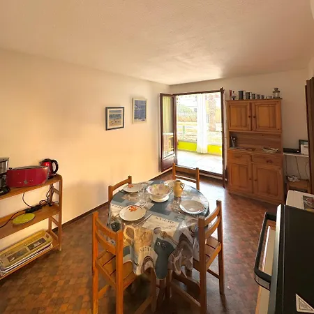 Apartment Agreable En Rez De Chaussee 100m De La 4pcv11 *